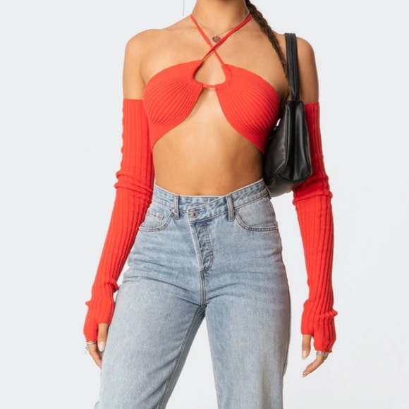 edikted Tops - Edikted removable sleeve crop top